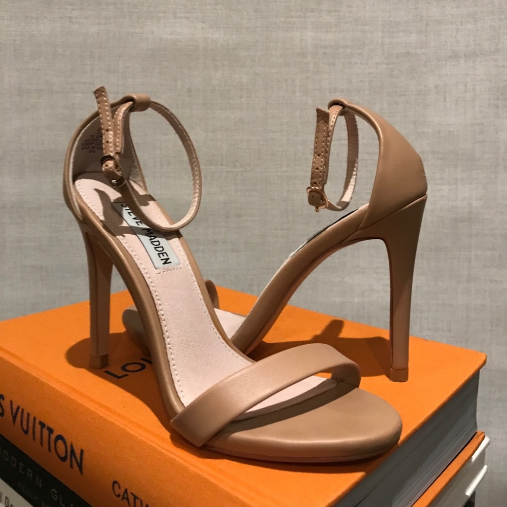 Calvin Klein Stecy Heels